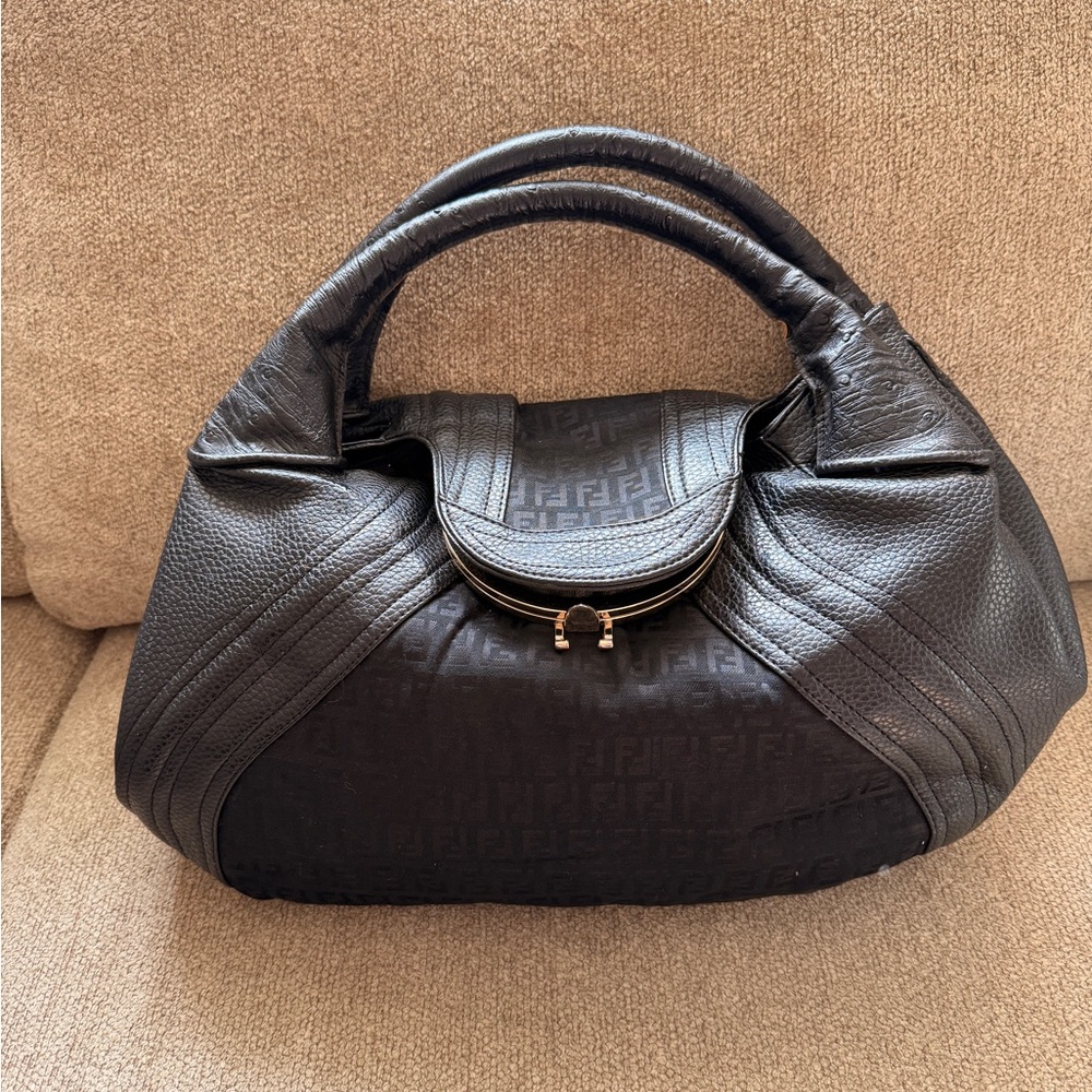 Vintage Fendi spy Bag In Black